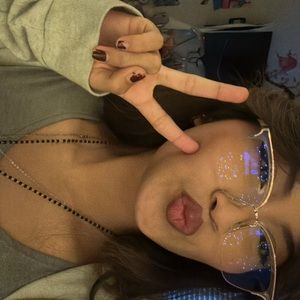 Meet your Posher, Vanessa